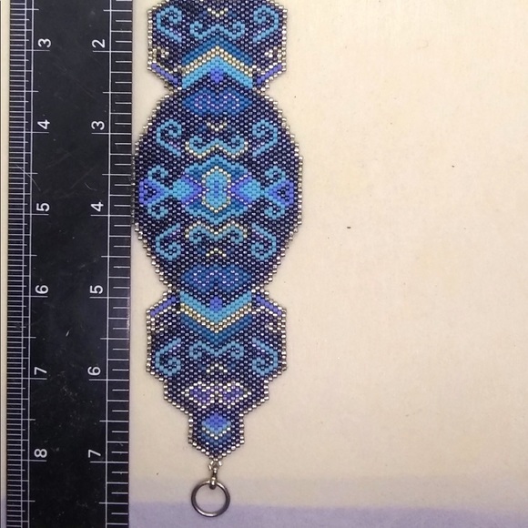 🔥SOLD🔥 for funds raiser dog rescue at Comanche PowWow🔥 Beaded Blue Bracelet - Picture 9 of 11